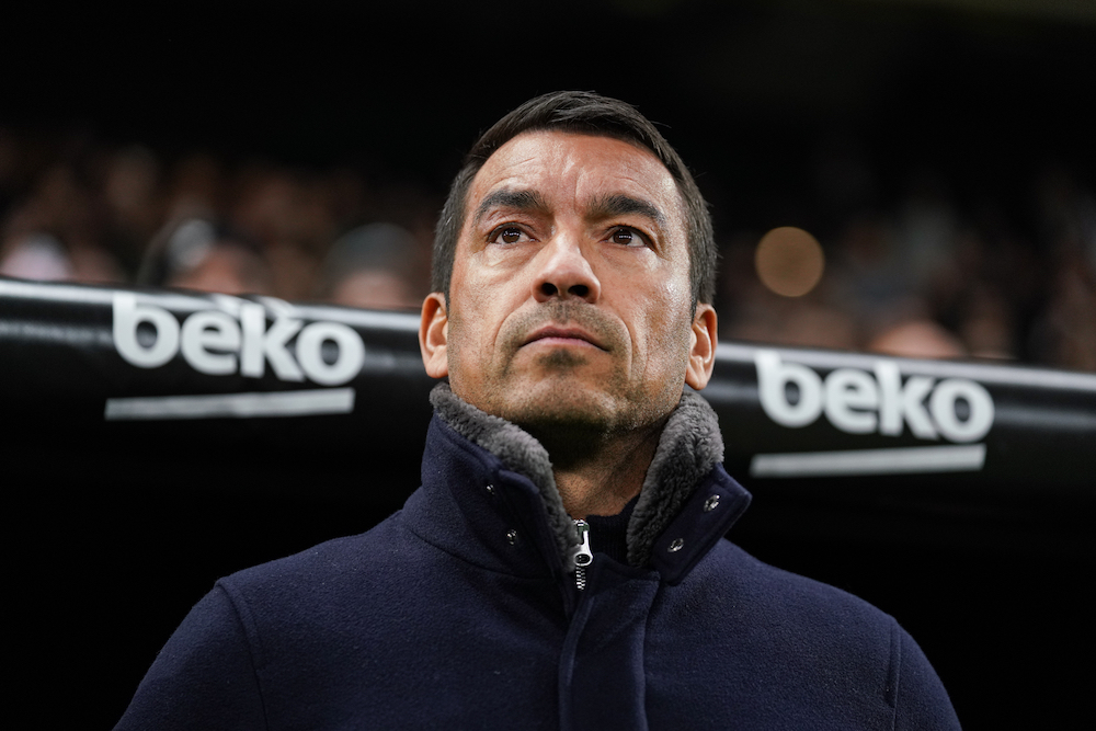 Rykte: Van Bronckhorst ersätter Heitinga